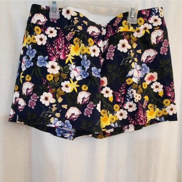 Elaine rose floral shorts size‎ 8 - Picture 1 of 5